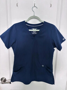 Wink W123 Modern Fit V-Neck Scrub Top Modern Fit V-Neck Blue Scrub Top Small